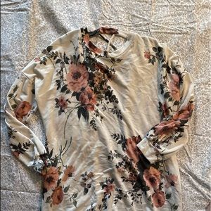 Floral dress w/ criss cross